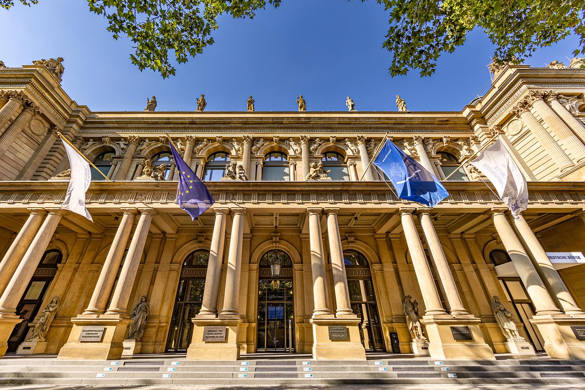 Stock exchange building